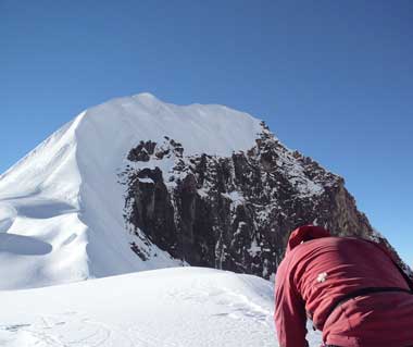 Tharpu Chuli Peak Climbing